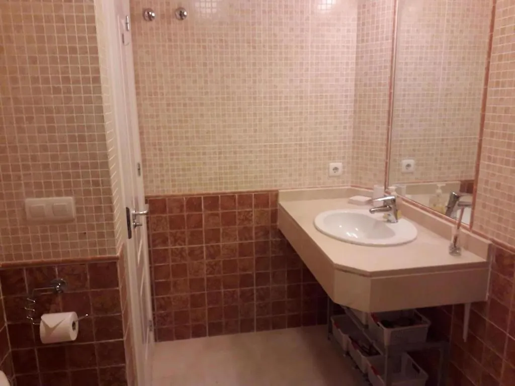 Duquesa Fairways, A Spacious Apartment With Fabulous Views And Facilities Manilva