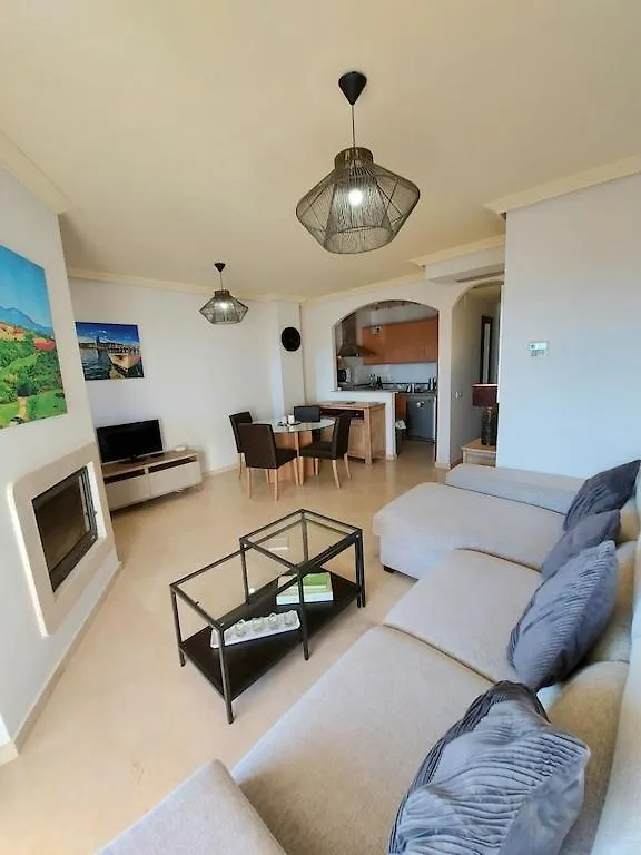 Duquesa Fairways, A Spacious Apartment With Fabulous Views And Facilities Manilva